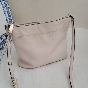 ⛄️Calvin Klein Cream Crossbody Bag